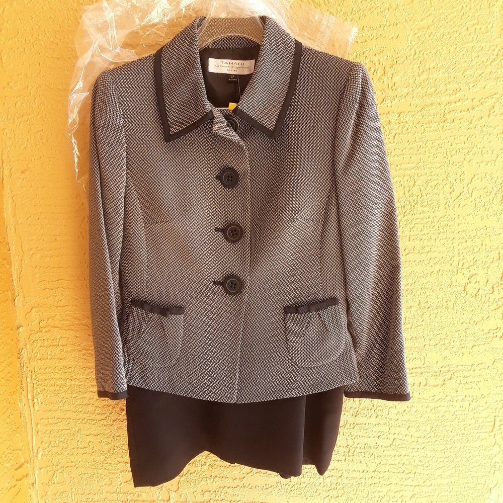Petite Tahari Women's Suit